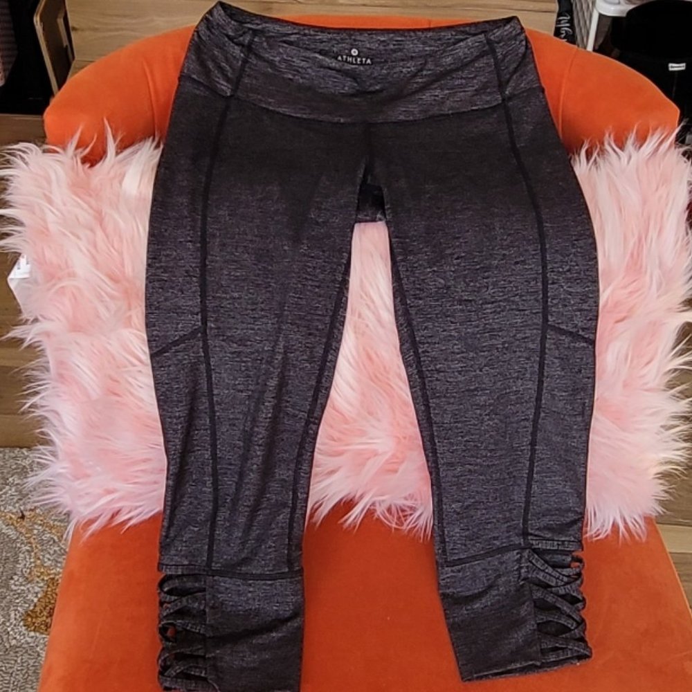 Athleta Crisscross Capri Leggings Size small